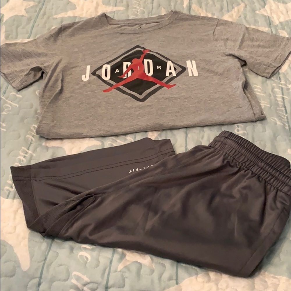 EUC Size L Air Jordan Outfit